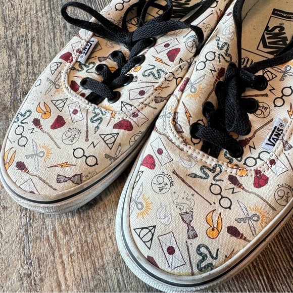 Harry Potter x Vans Shoes - Picture 2 of 4
